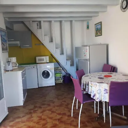 Maison En Front De Mer, A Saint-pierre-la-mer *